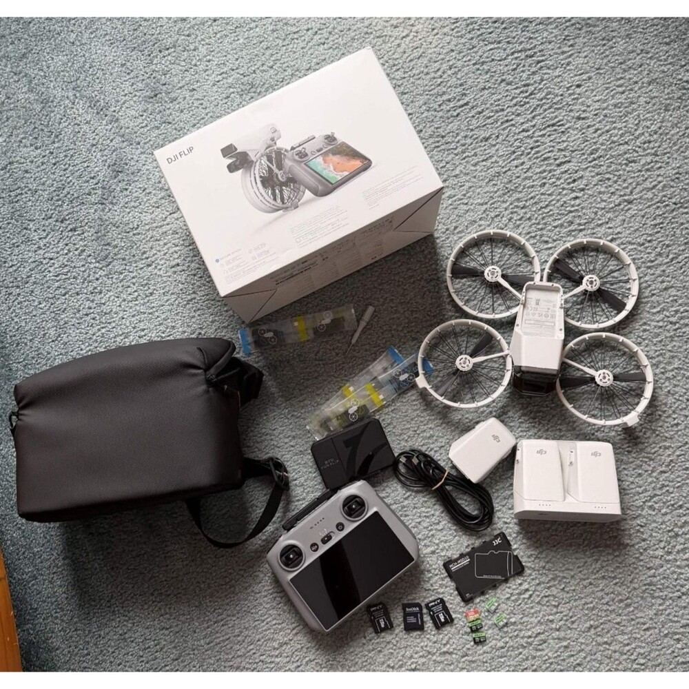 DJI Flip Fly More Combo DJI RC 2 Remote Camera Drone With Extras Mint Condition
